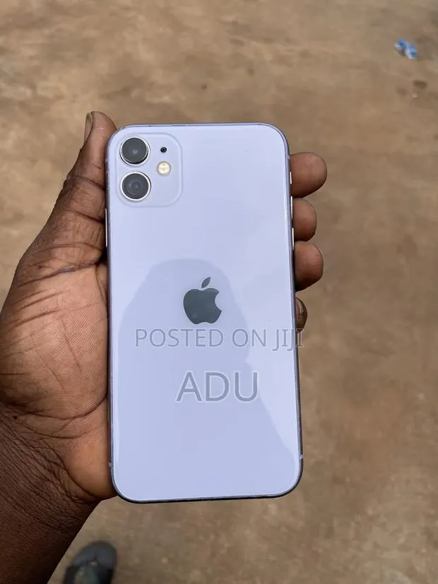 Apple iPhone 11 64 GB · Photo 1