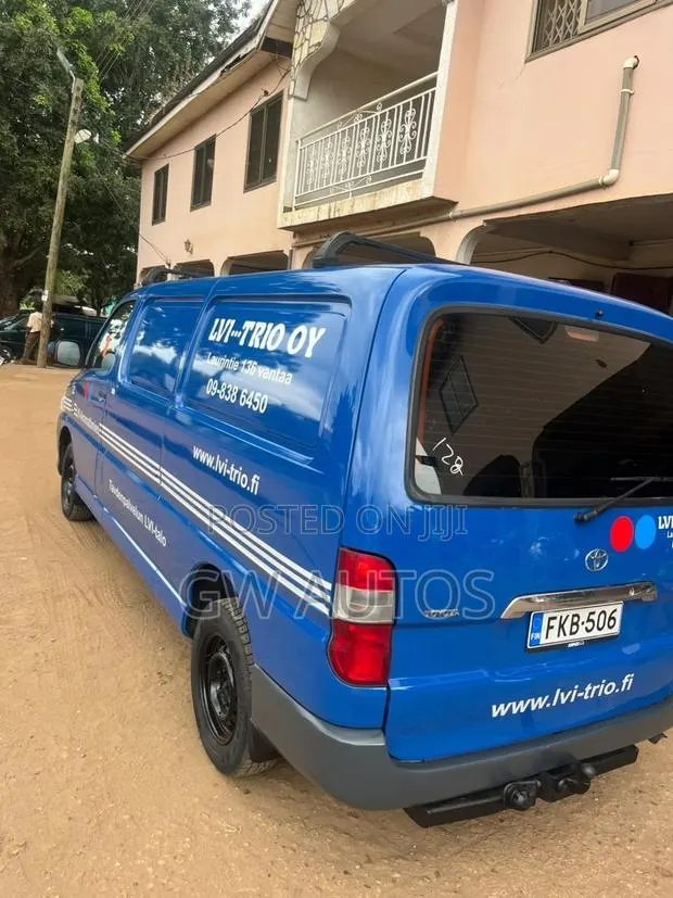 Toyota HiAce 2011 Blue · Photo 1