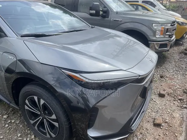 New Toyota bZ4X Limited AWD 2024 Gray · Photo 1