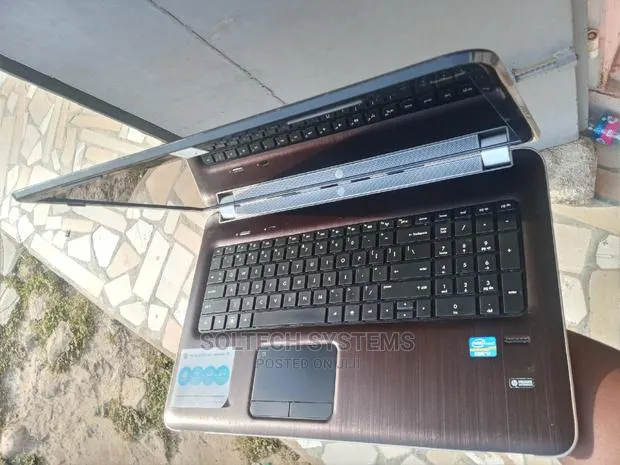 Laptop HP Pavilion Dv7 8GB Intel Core i7 HDD 500GB · Photo 1