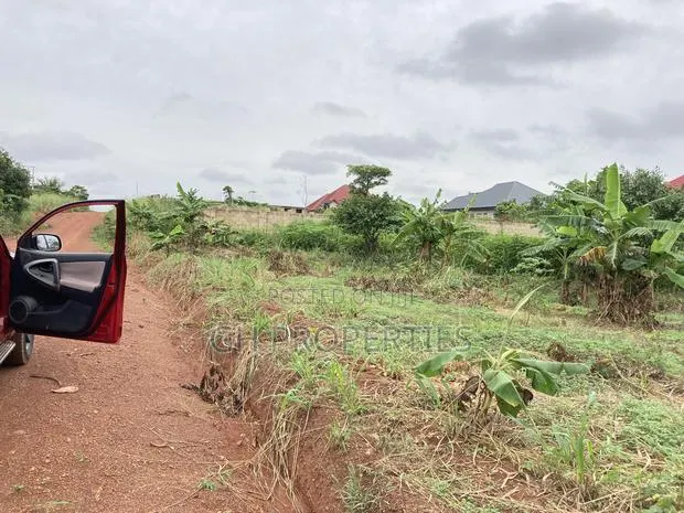 One and Half Plot for Sale at Sokoban,Ampaame Hills · Photo 1