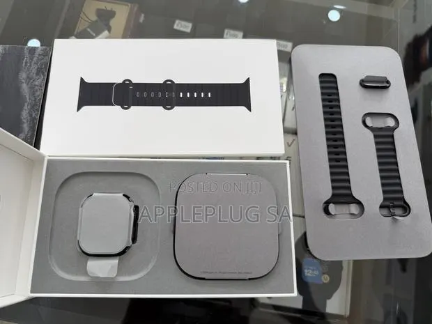 Apple Watch Ultra 2 Black Edition · Photo 1
