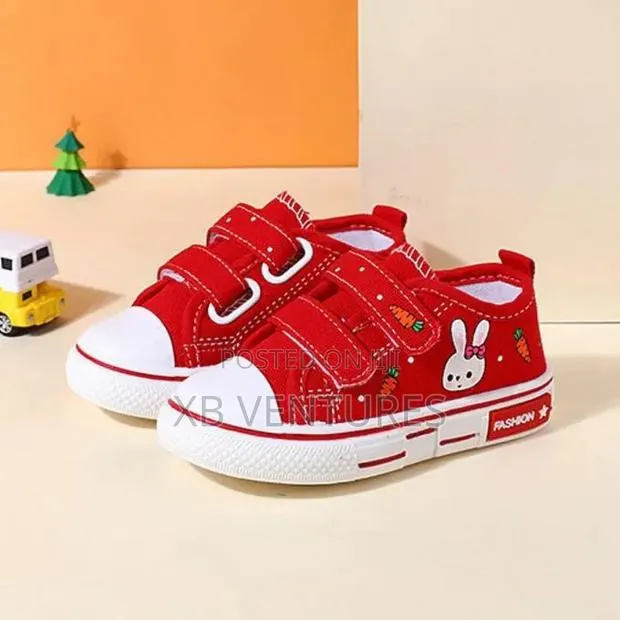 Casual Shoes for Girls · Photo 1