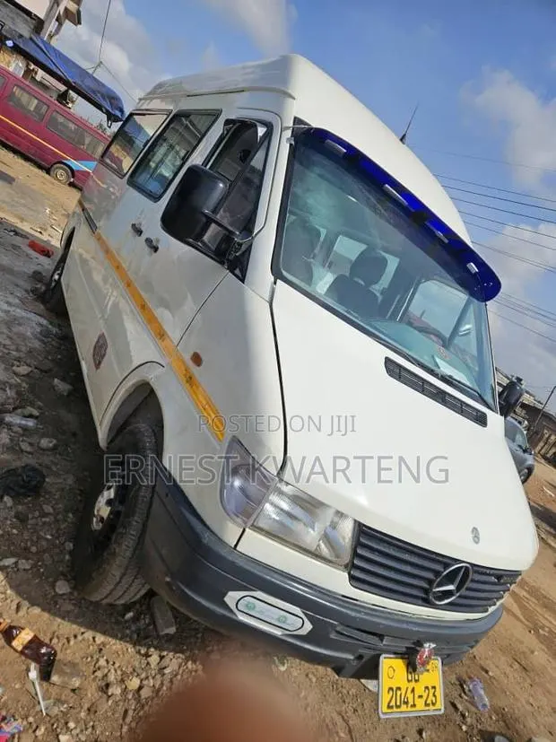 Mercedes-Benz Sprinter 2004 White · Photo 1