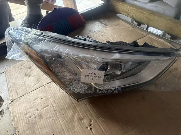 Santafe 2015 Headlight LED Right · Photo 1