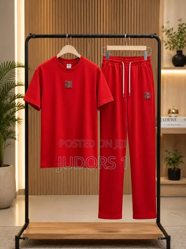 Ladies Two Piece · Photo 1