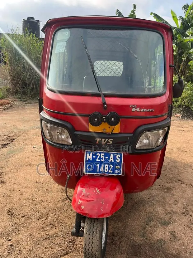 TVS 2025 Red · Photo 1