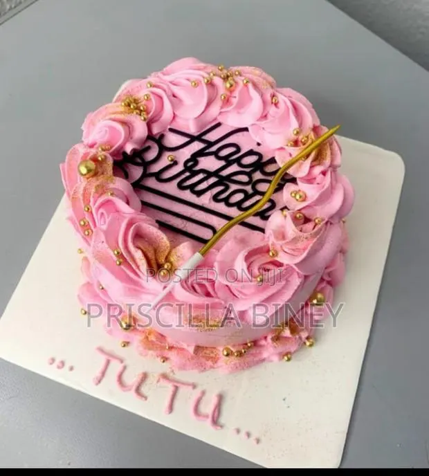 Strawberry Budget Cake · Photo 1