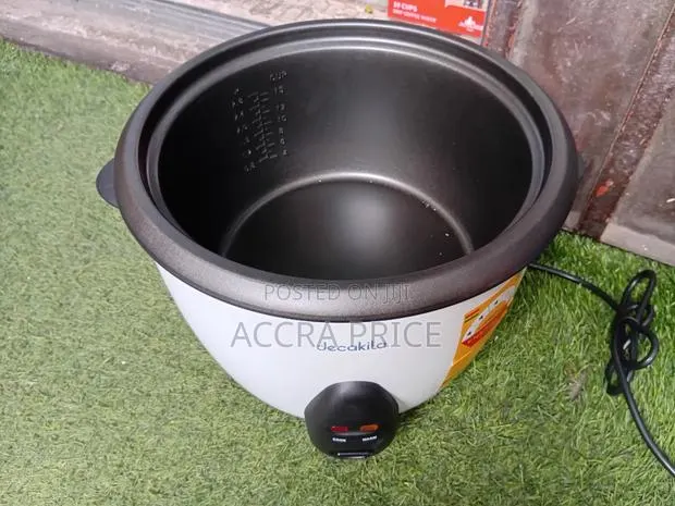 Decakila 2.8L Rice Cooker Large Family Size Easy Cooking Rice Cooker · Photo 1
