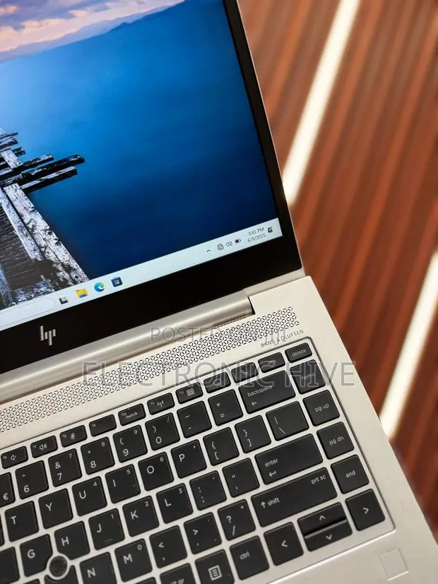 Laptop HP EliteBook 745 G5 8GB AMD Ryzen 3 SSD 256GB · Photo 1