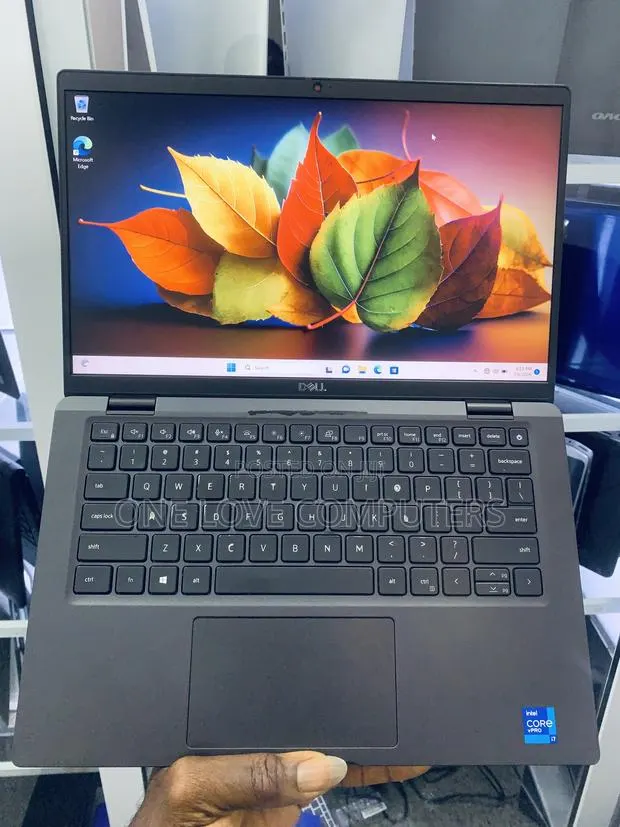 Laptop Dell Latitude 7420 16GB Intel Core i7 SSD 256GB · Photo 1