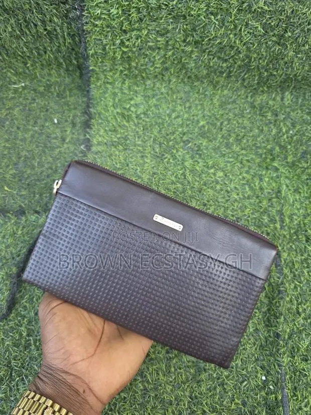Uk Used Clutch Wallet · Photo 1