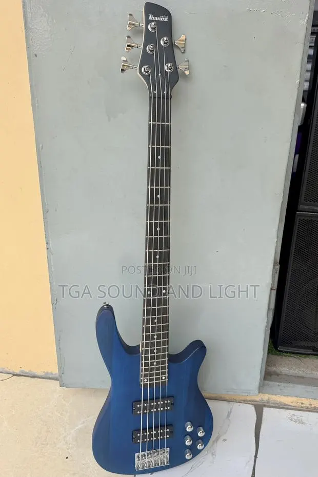 Ibanez Gio Series 5 Knobs Passive Bass Guitar [Free Bag] · Photo 1
