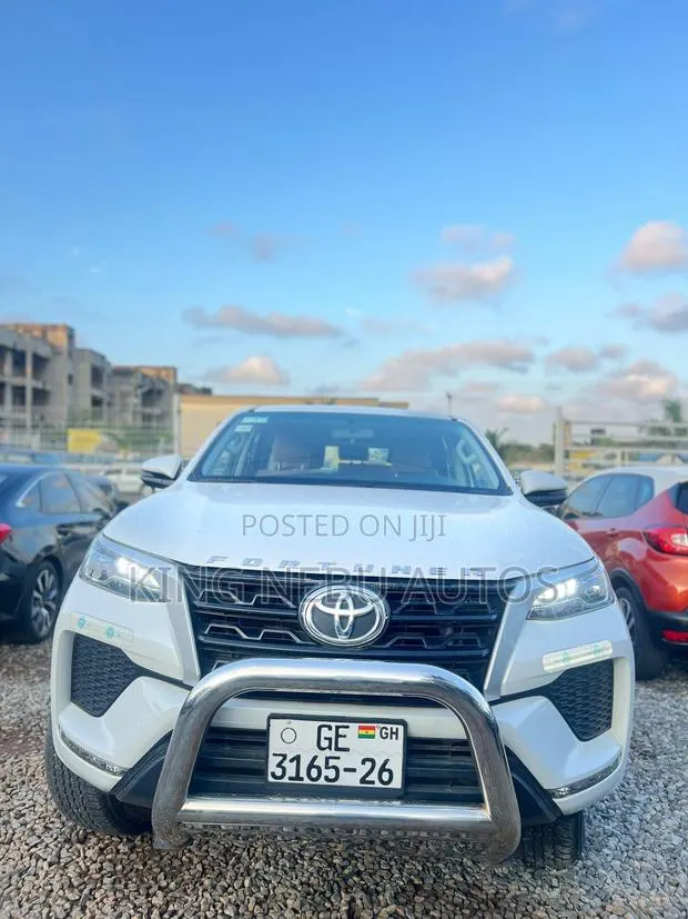 Toyota Fortuner 2.7 AWD 2021 White · Photo 1