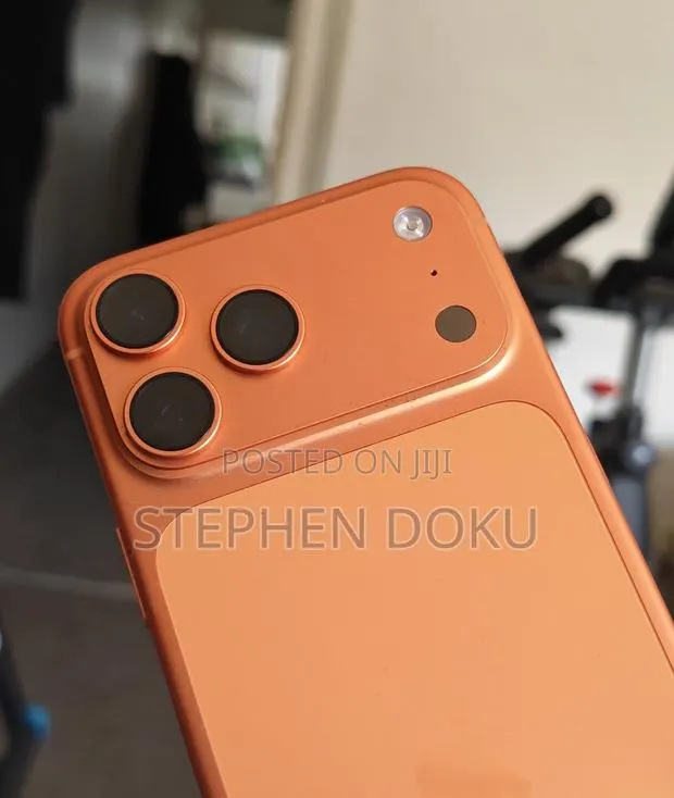 New Apple iPhone 17 Pro Max 512 GB Orange · Photo 1