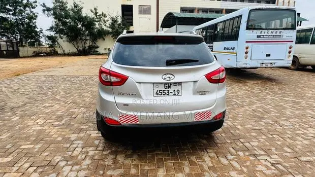 Hyundai Tucson Limited AWD 2013 Silver · Photo 1