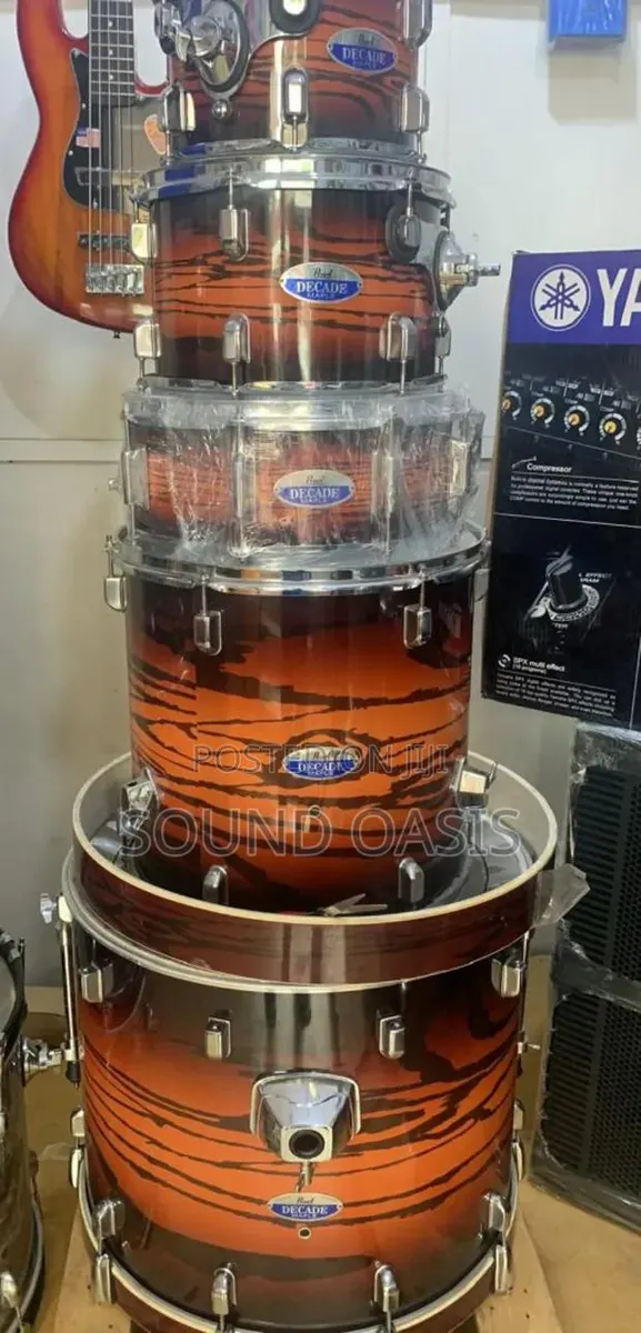 Pearl Maple Decade 5-Piece Drumset · Photo 1