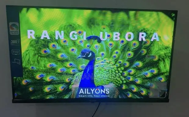 Ailyons 32” TV · Photo 1