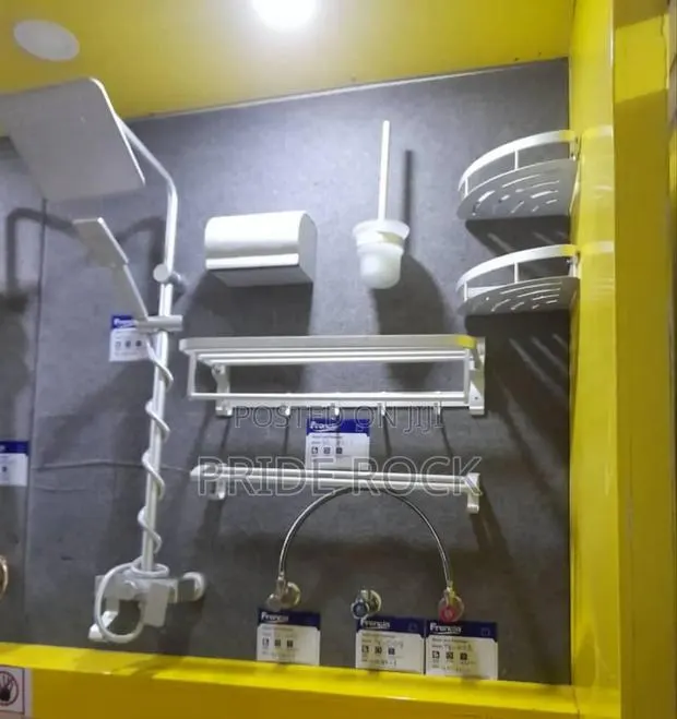 Quality Aluminum Shower Plus Bathroom Accessories Set · Photo 1