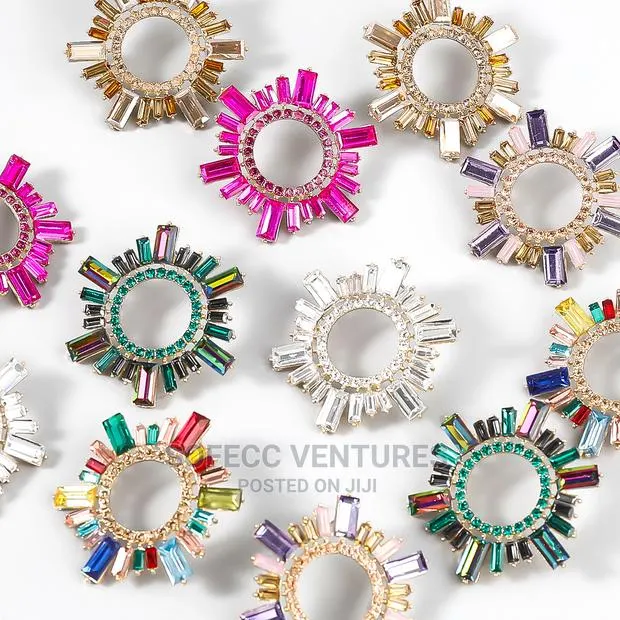Classy Earrings · Photo 1