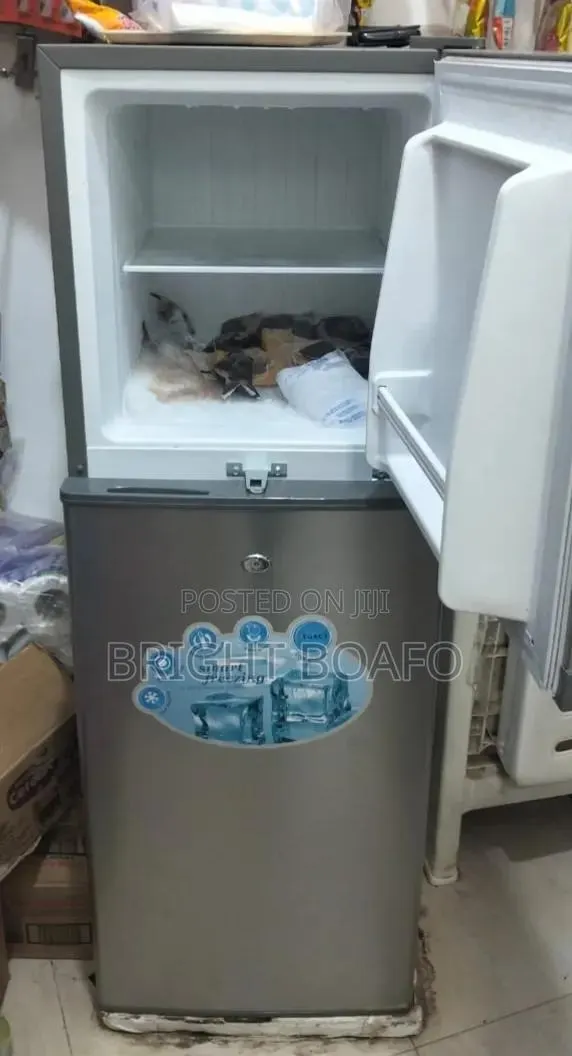 Refrigerator · Photo 1
