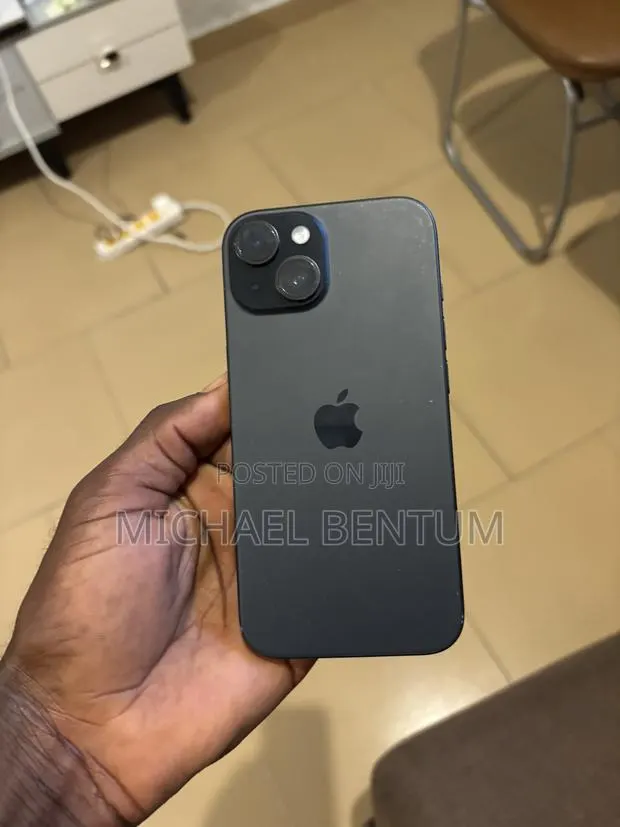 Apple iPhone 15 128 GB Black · Photo 1