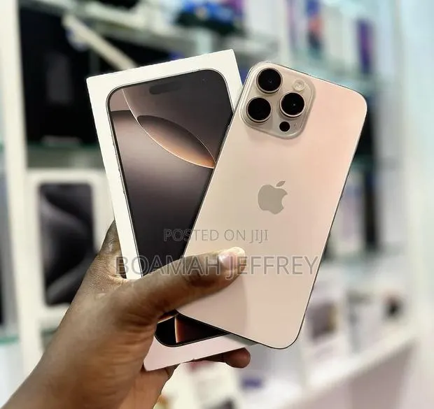 Apple iPhone 16 Pro Max 512 GB Gold · Photo 1