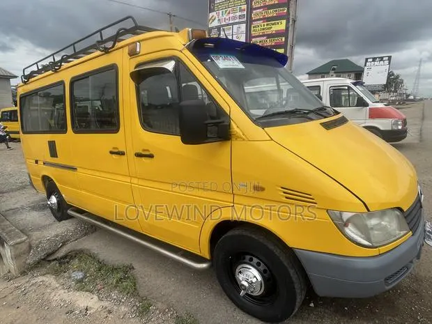 Mercedes-Benz Sprinter 2009 Yellow · Photo 1
