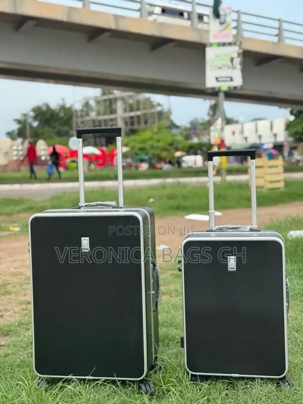 Zipless Aluminium Luggage Medium and Small [24/20] Inches · Photo 1