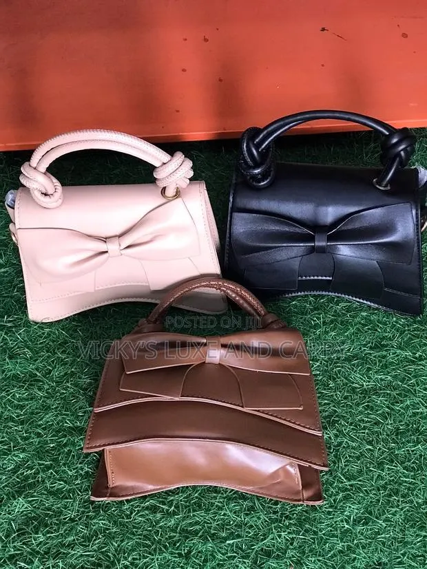 Ladies Bags · Photo 1
