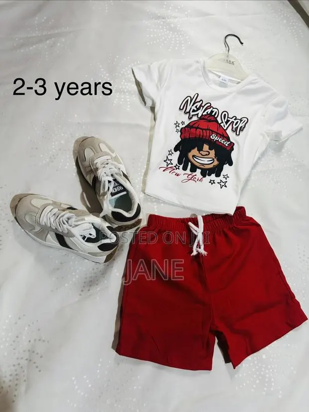 Unisex Kids Wear · Photo 1