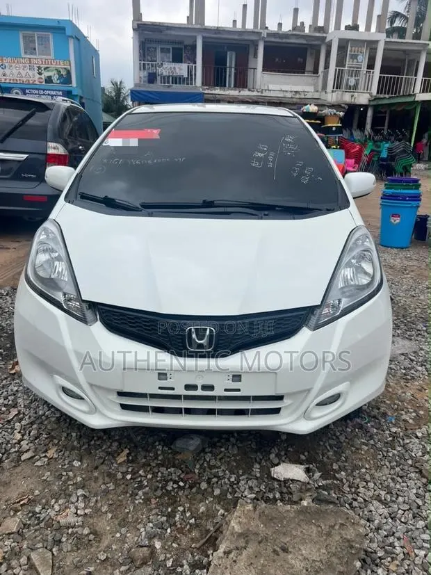Honda Fit Sport Automatic 2011 White · Photo 1