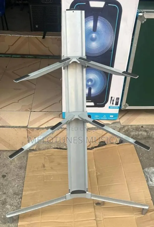 Keyboard Stand Tower-Style Keyboard Stand · Photo 1