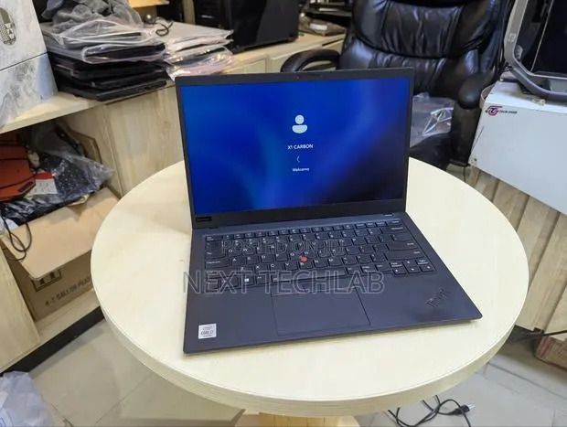 Laptop Lenovo ThinkPad X1 Carbon 16GB Intel Core i7 HDD+SSD 256GB · Photo 1