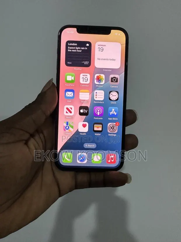 Apple iPhone 12 64 GB Black · Photo 1