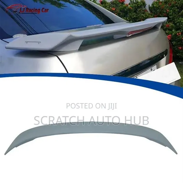 Toyota Yaris Boot Spoiler With Break Light · Photo 1