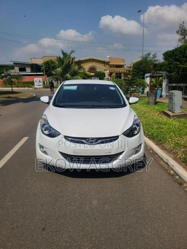Hyundai Avante 2014 White · Photo 1