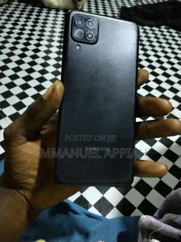 Samsung Galaxy A12 64 GB Black · Photo 1
