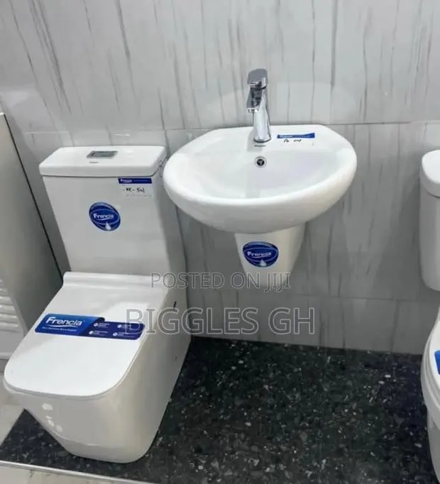 Combined Wc With Basin · Photo 1
