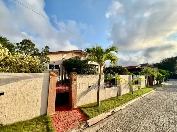 3bdrm House in Manet Court Estate, Airport Residential Area for rent · Photo 1