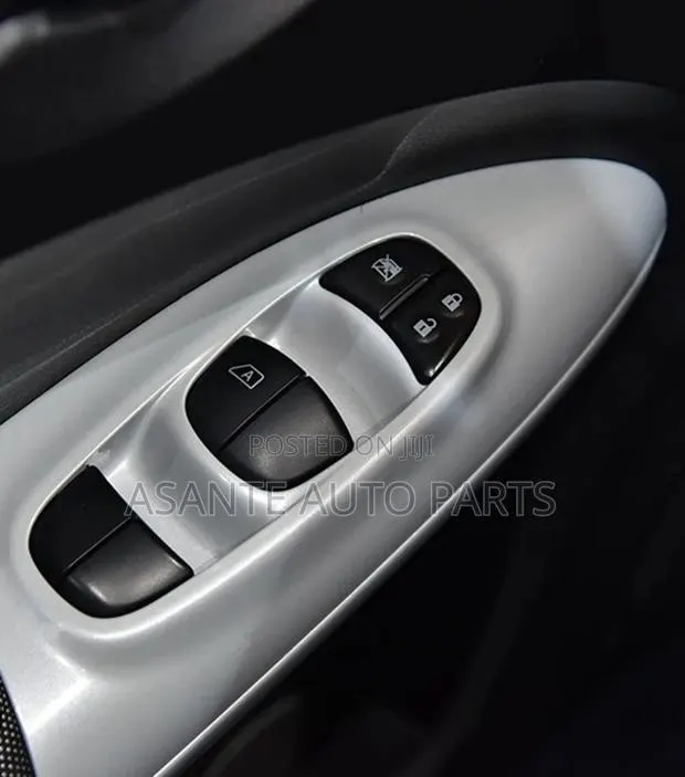 Nissan Juke 2014 Power Window Switch · Photo 1
