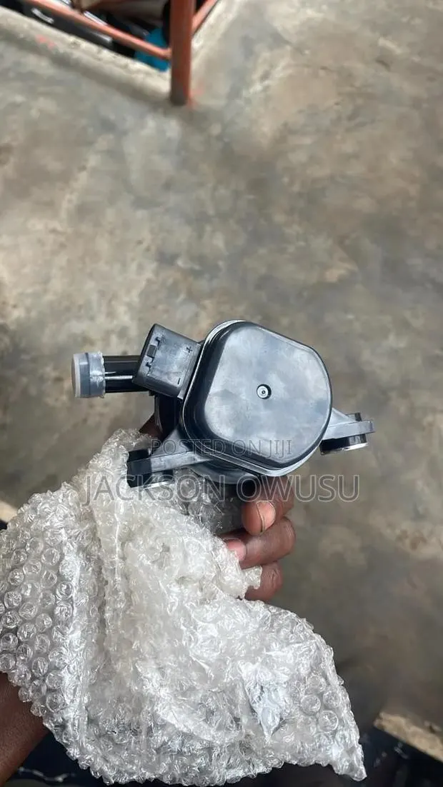 Toyota Camry, Rav 4 2020 Hybrid Additional Water Pump · Photo 1