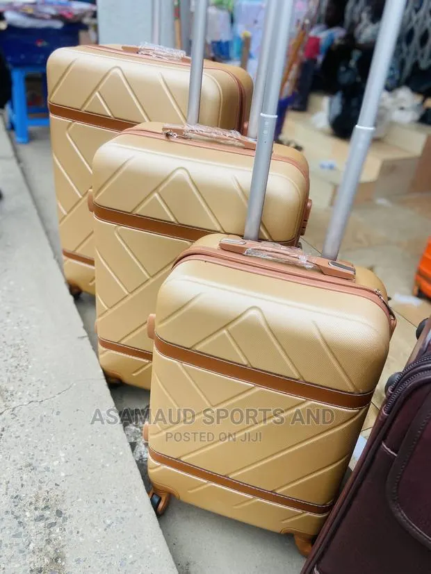 Set of Travelling Bags at Cool Price · Photo 1