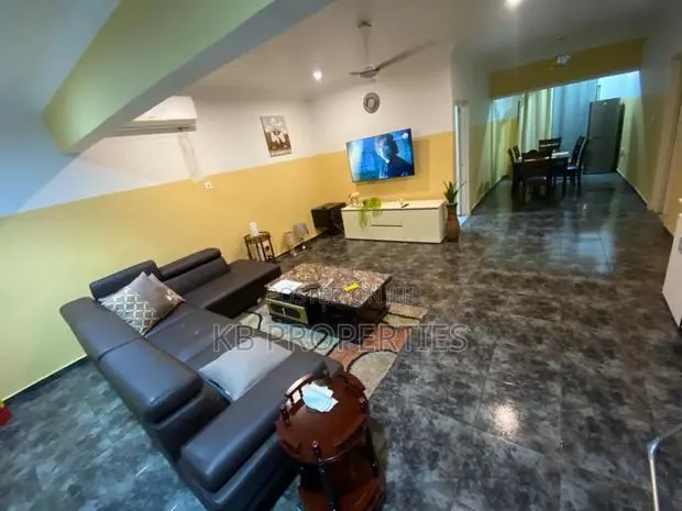 Furnished 5bdrm House in Kb Properties, Baatsona Total for rent · Photo 1
