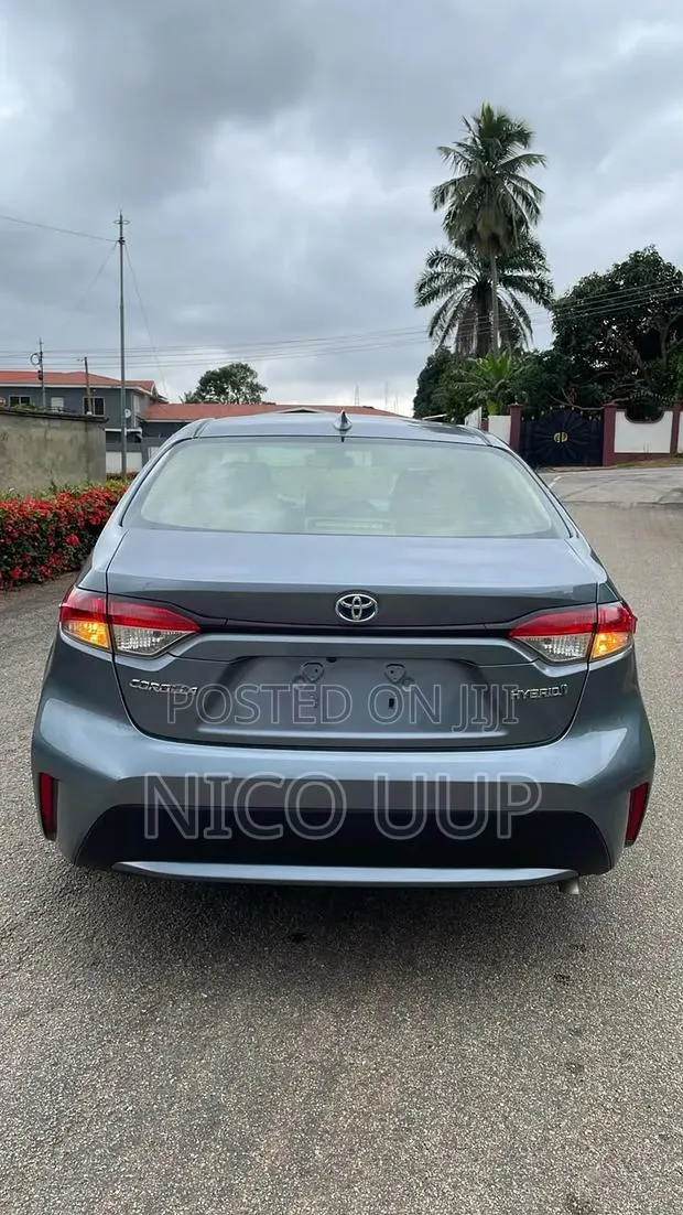 Toyota Corolla SE 2020 Blue · Photo 1
