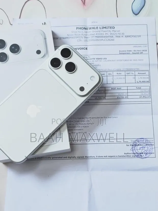 New Apple iPhone 17 Pro Max 256 GB White · Photo 4