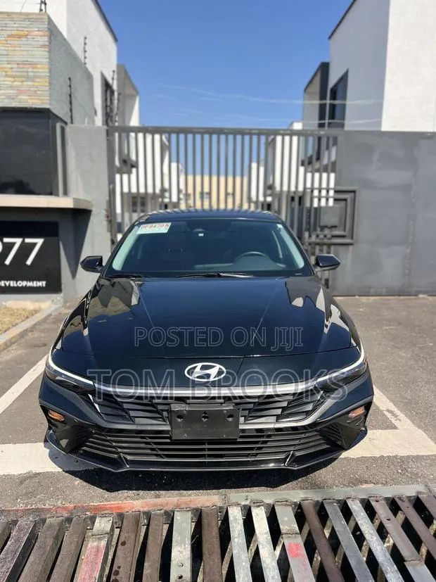 Hyundai Elantra 2025 Black · Photo 1