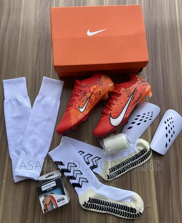 Original Football Boot Set With Grip Socks Available · Photo 1