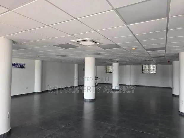290 SQM Showroom/ Office at Kumasi · Photo 1