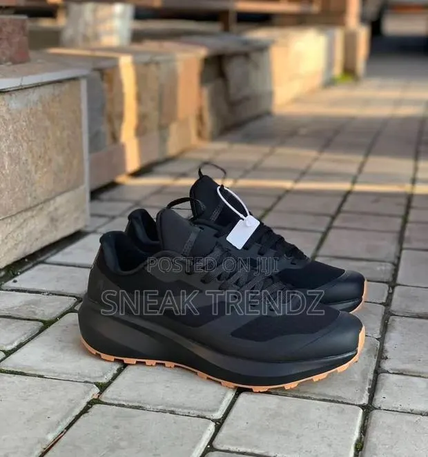 Reebok Classic Vibrem Black · Photo 1